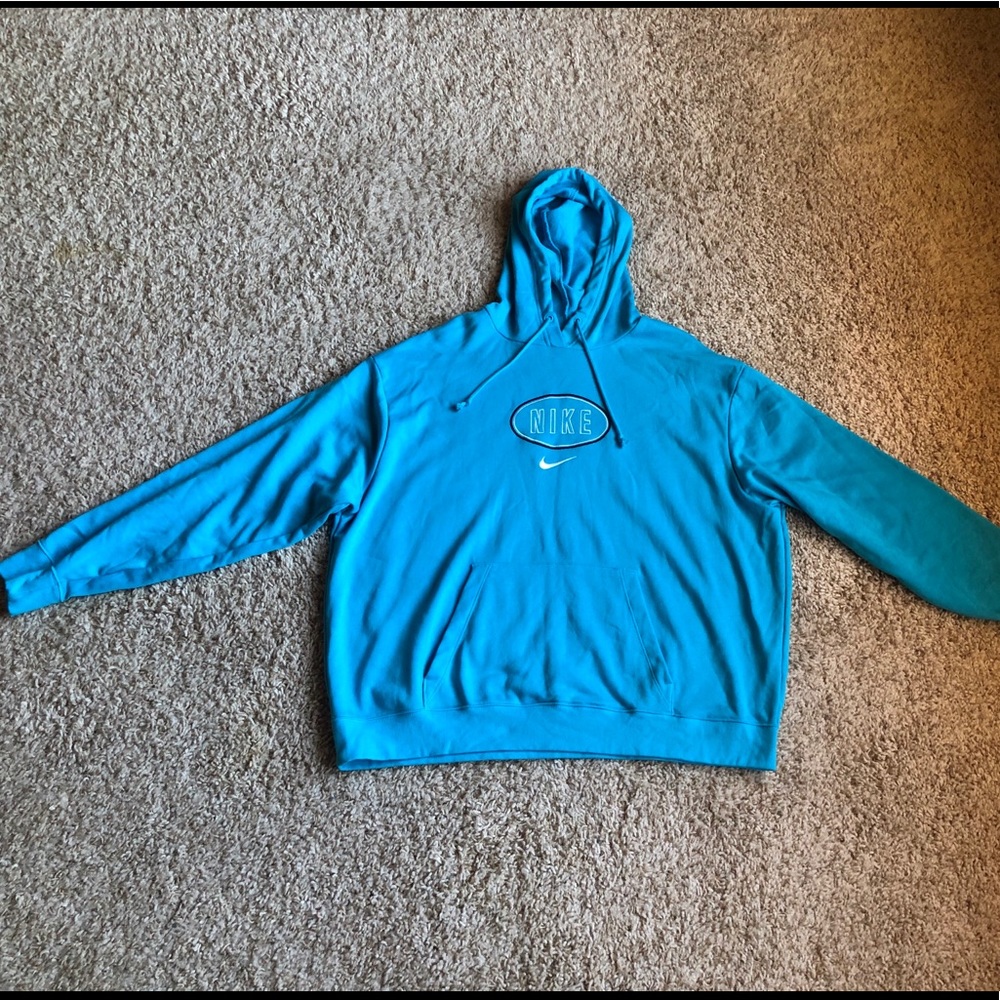 Nike Embroidered Logo Hooded Sweatshirt